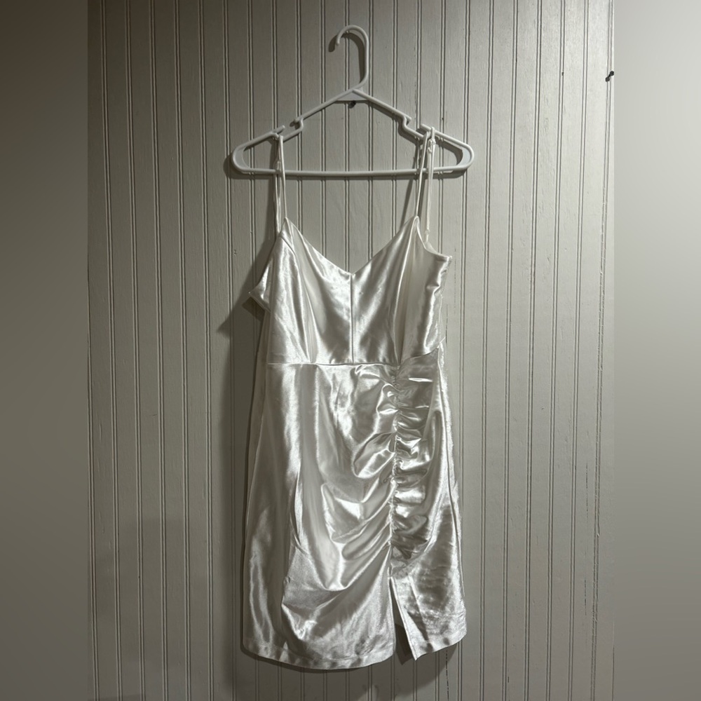 Short white dress